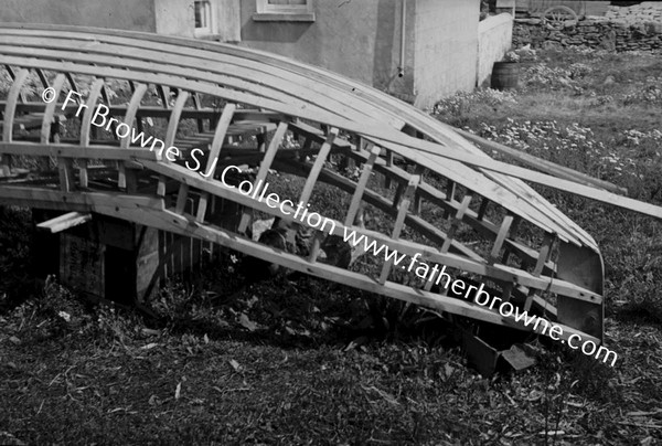 BOATS AND BOATMEN A CURRACH IN THE MAKING